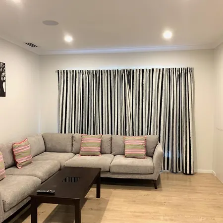 Flat Bush Private Ensuite